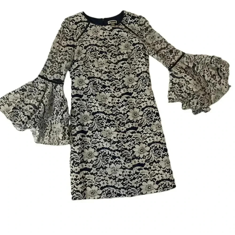 Chelsea28 Navy Blue White Lace Bell Sleeve Floral A Line Dress Womens Size 4